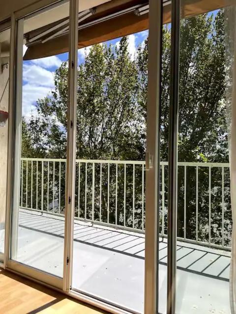 Appartement Vue Sur Le Rhone Арл Екстериор снимка
