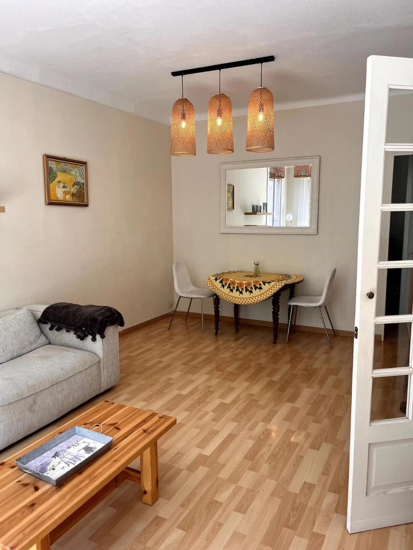 Appartement Vue Sur Le Rhone Арл Екстериор снимка