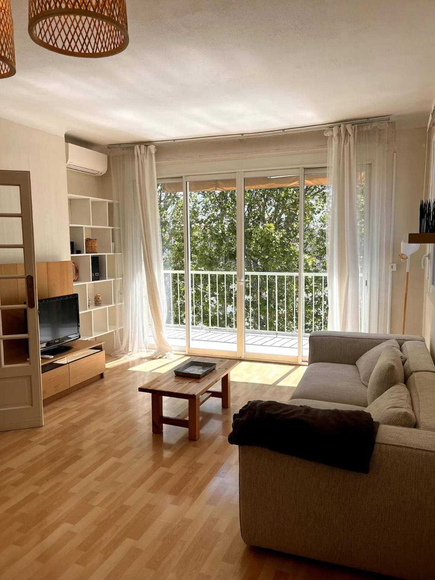 Appartement Vue Sur Le Rhone Арл Екстериор снимка